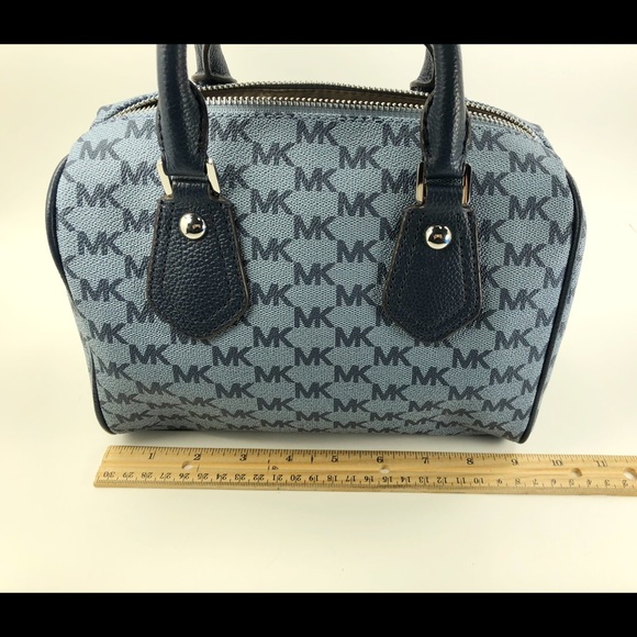 ✨BRAND NEW Michael Kors Small Duffle Purse✨ - Picture 5 of 7